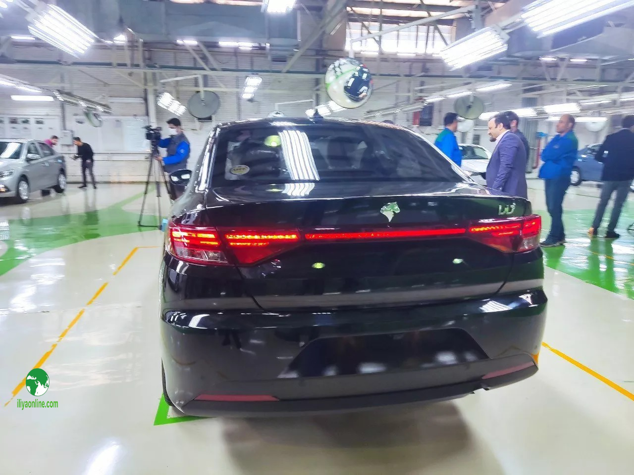 تارا V4 - نمای عقیب چراغهای خطی